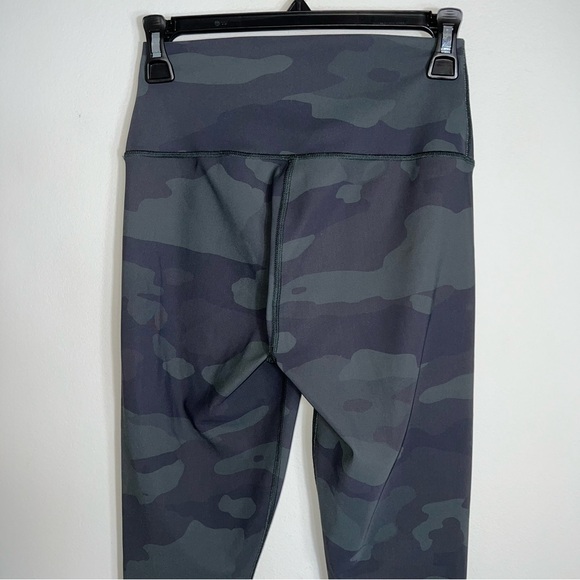 Alo Yoga Women's High Rise Leggings-Camo-29" Inseam-Size Small - Picture 6 of 8